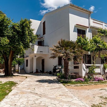 Apartments Nenad & Marija Pag Town Exterior photo
