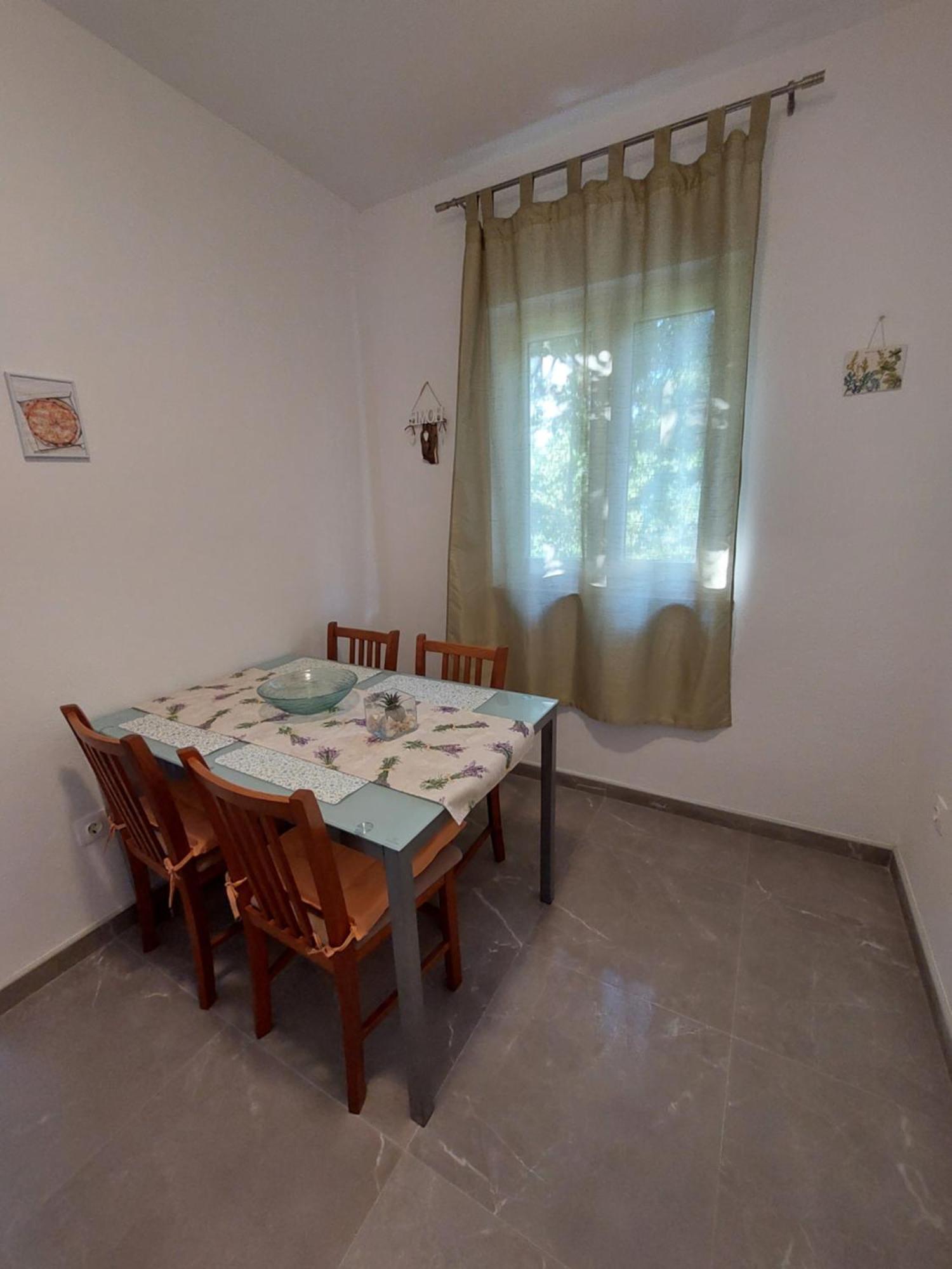 Apartments Nenad & Marija Pag Town Exterior photo