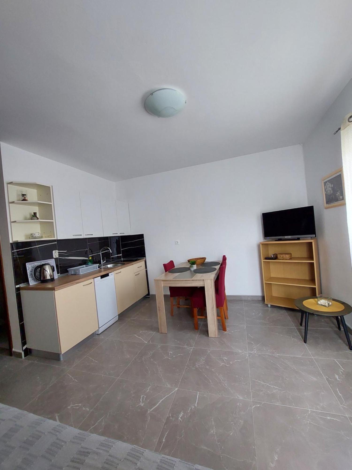 Apartments Nenad & Marija Pag Town Exterior photo