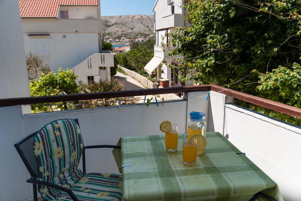 Apartments Nenad & Marija Pag Town Exterior photo